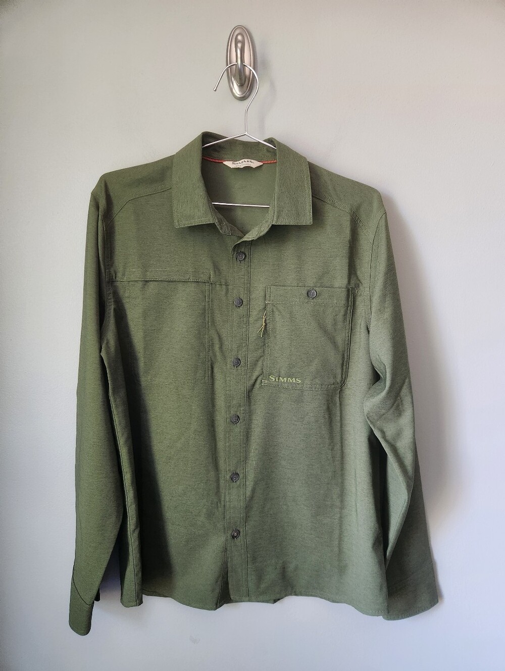 Simms Challenger Long Sleeved Button Front Short Green Men's Size Small NWOT